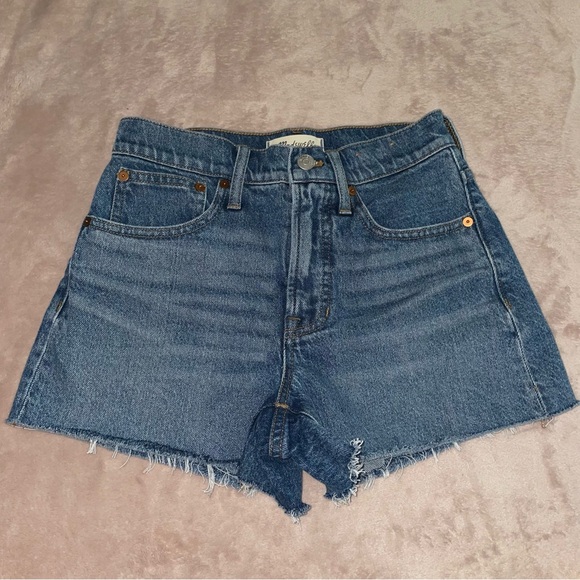 Madewell Pants - Madewell  the perfect Jean short size 24